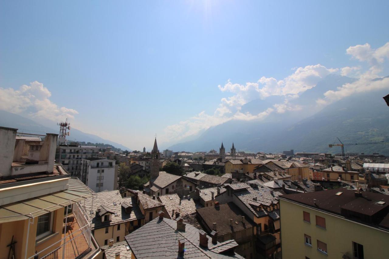 Lovely Panoramic View Apartment - Affitti Brevi Italia Aosta Exteriör bild