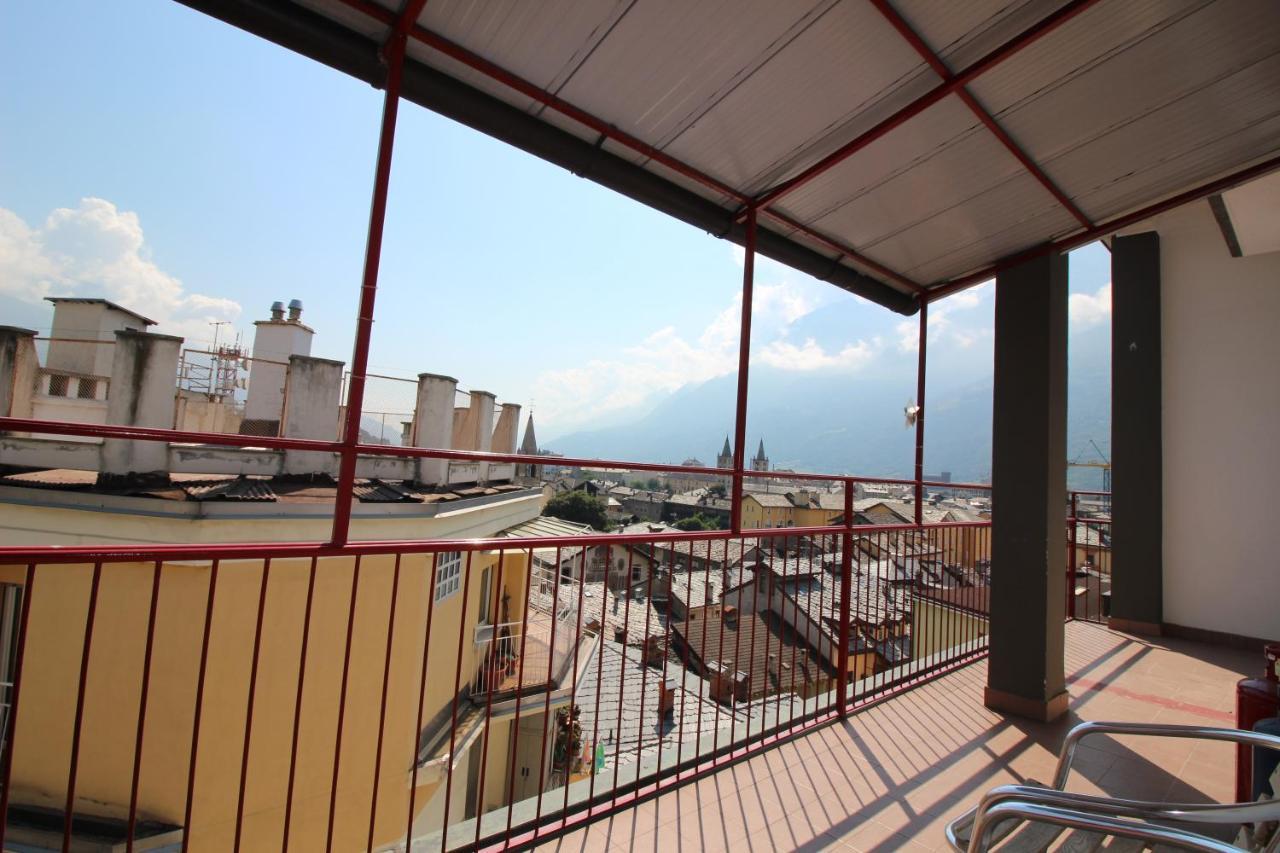 Lovely Panoramic View Apartment - Affitti Brevi Italia Aosta Exteriör bild